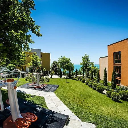 Sea Coast - 17 Pools Included Apartman *